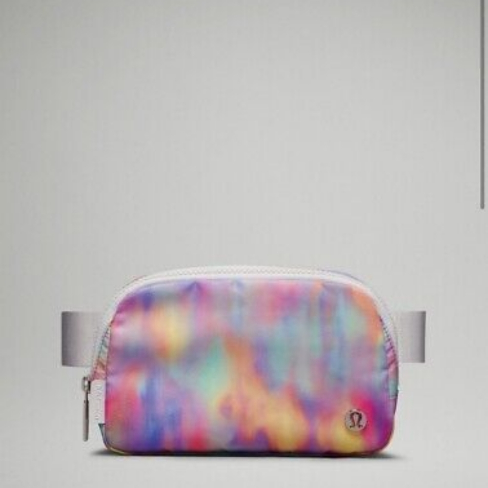 NWT Lululemon Prism Wash Multi Print/Vapor Everywhere Belt Bag